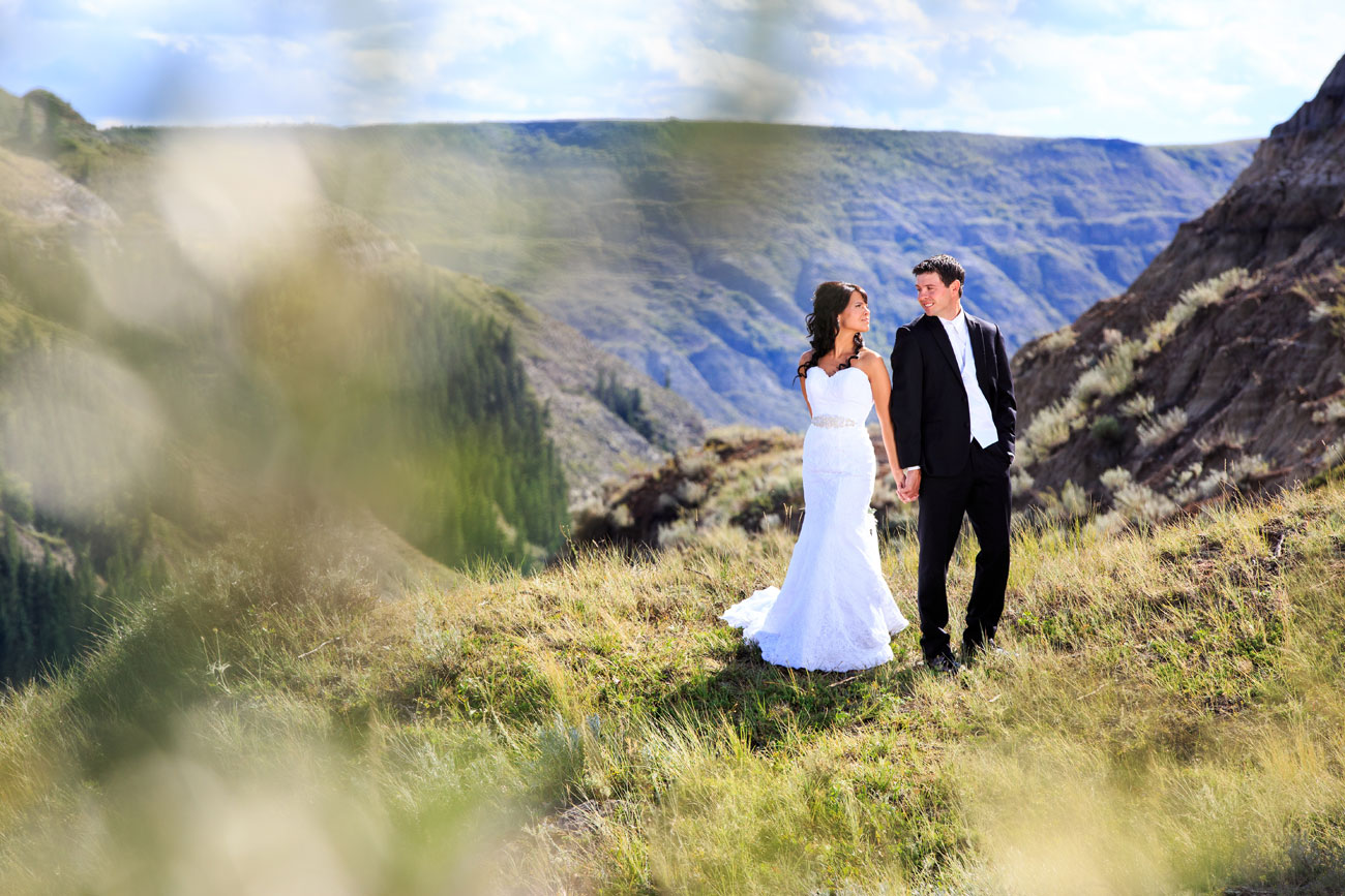 Myranda & Cole - Three Hills, Alberta - Wedding Photography (16)